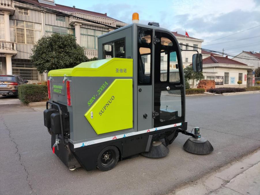 昭通龙建清扫车_0